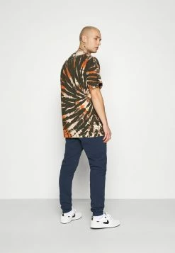 Only & Sons ONSCERES LIFE - Tracksuit Bottoms - Blues 10 Only & Sons ONSCERES LIFE - Tracksuit Bottoms - Blues -Only & Sons shop 06ec49eadcfe41a993dd4830c8680a6f