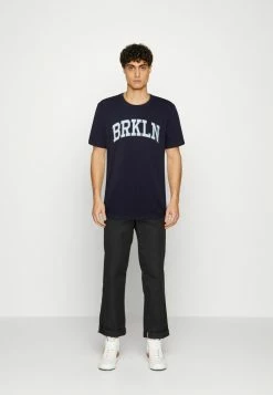 Only & Sons ONSIAN - Print T-shirt - Dark Navy -Only & Sons shop 1fa16a6852894b18949e6f81959f64b4