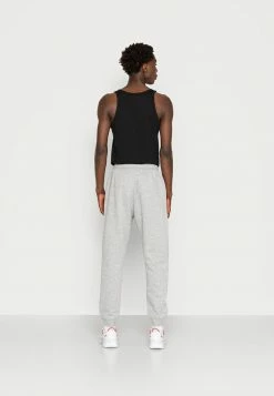 Only & Sons ONSTOM STANFORD PANTS - Tracksuit Bottoms - Light Grey 9 Only & Sons ONSTOM STANFORD PANTS - Tracksuit Bottoms - Light Grey -Only & Sons shop 310c66a495064ee9a5196a242e29eb56