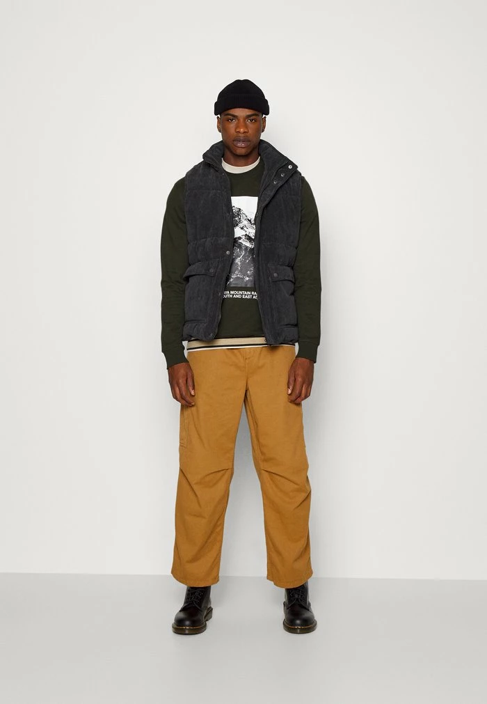 Only & Sons ONSCASH PUFFER VEST - Waistcoat - Obsidian 4 Only & Sons ONSCASH PUFFER VEST - Waistcoat - Obsidian - Image 2