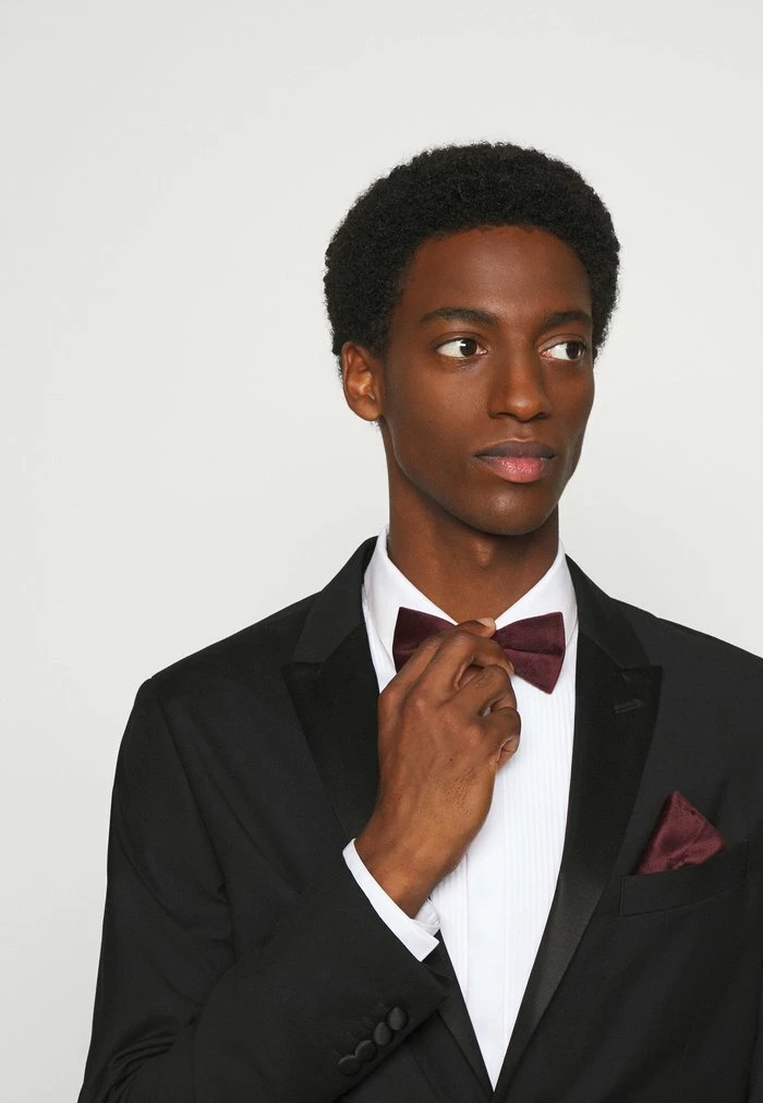 Only & Sons ONSTBOX THEO BOW TIE HANKERCHIEF SET - Pocket Square - Winetasting 4 Only & Sons ONSTBOX THEO BOW TIE HANKERCHIEF SET - Pocket Square - Winetasting - Image 2