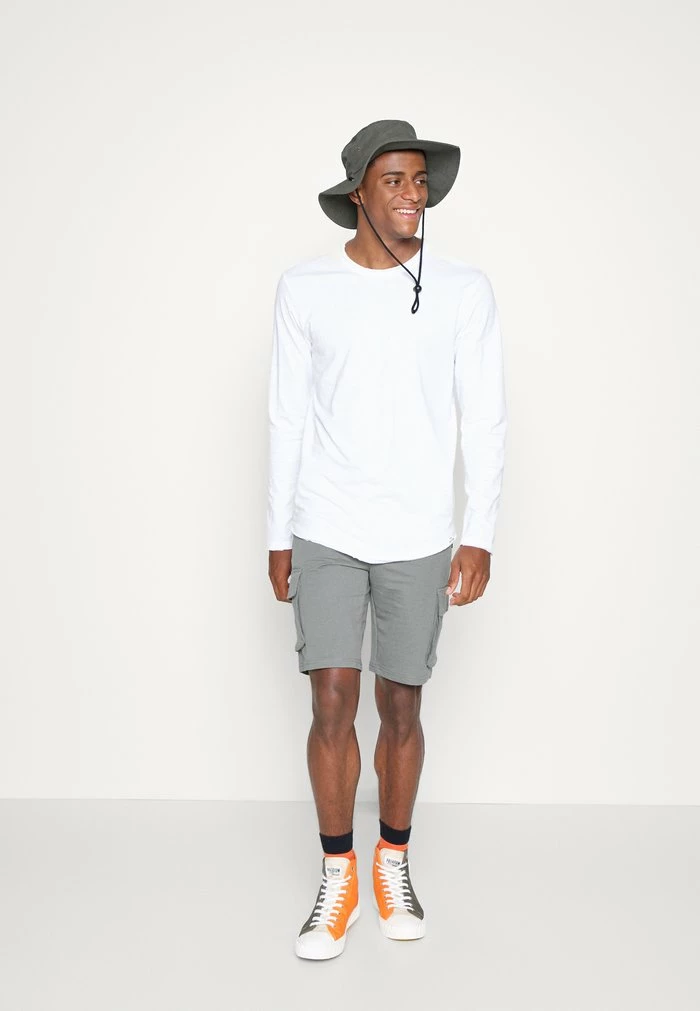 Only & Sons ONSKIAN KENDRICK - Shorts - Castor Gray 4 Only & Sons ONSKIAN KENDRICK - Shorts - Castor Gray - Image 2