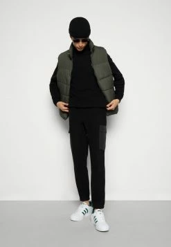 Only & Sons ONSNIKOLAI REGULAR PANTS - Cargo Trousers - Black -Only & Sons shop 7939e9dad4604963abe19bb425aec356