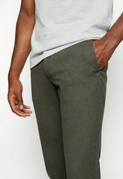 Only & Sons ONSMARK TAP HERRINGBONE - Chinos - Olive Night -Only & Sons shop 7ff8764da7fd499da58e970b053b7ae6