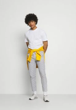 Only & Sons ONSLEO LIFE CROP SEERSUCKER - Trousers - Dark Navy -Only & Sons shop 856841a0de0343cf9570d33f36f77176