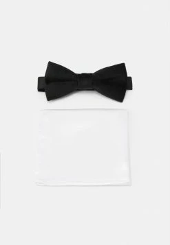 Only & Sons ONSTBOX THEO BOW TIE HANKERCHIEF SET - Pocket Square - Black/white 10 Only & Sons ONSTBOX THEO BOW TIE HANKERCHIEF SET - Pocket Square - Black/white -Only & Sons shop 85967a7c31ed40c8b5dcaade1f82db94