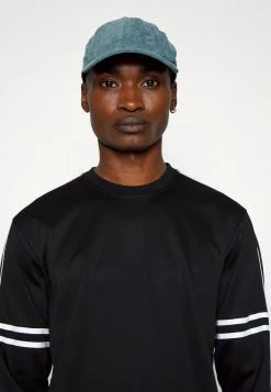 Only & Sons ONSSQUID CREW NECK - Sweatshirt - Black -Only & Sons shop 9dc7926fad014cb1b170d90fdc61d020