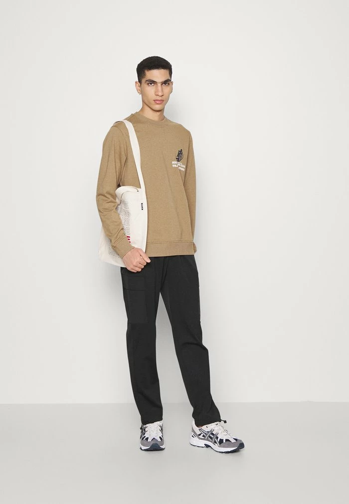 Only & Sons ONSSHOE LIFE CREW NECK - Sweatshirt - Chinchilla 4 Only & Sons ONSSHOE LIFE CREW NECK - Sweatshirt - Chinchilla - Image 2
