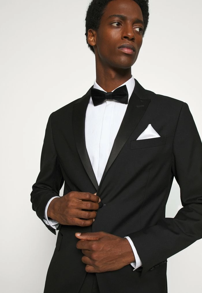 Only & Sons ONSTBOX THEO BOW TIE HANKERCHIEF SET - Pocket Square - Black/white 3 Only & Sons ONSTBOX THEO BOW TIE HANKERCHIEF SET - Pocket Square - Black/white