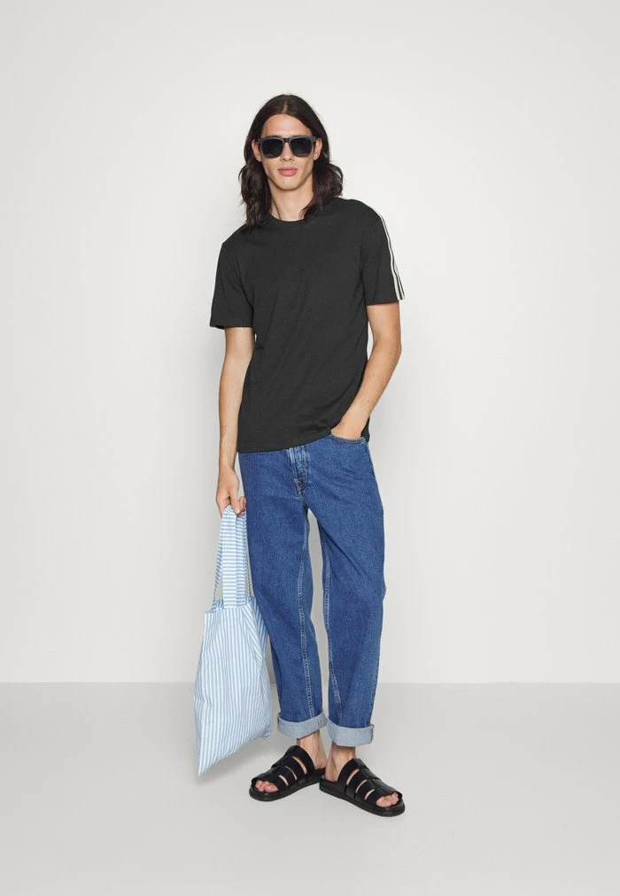 Only & Sons ONSJAKE SPORT - Print T-shirt - Dark Navy 4 Only & Sons ONSJAKE SPORT - Print T-shirt - Dark Navy - Image 2