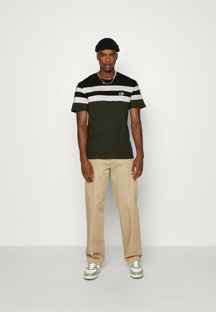 Only & Sons ONSSILAS REGULAR LOGO TEE - Print T-shirt - Black/khaki 4 Only & Sons ONSSILAS REGULAR LOGO TEE - Print T-shirt - Black/khaki - Image 2