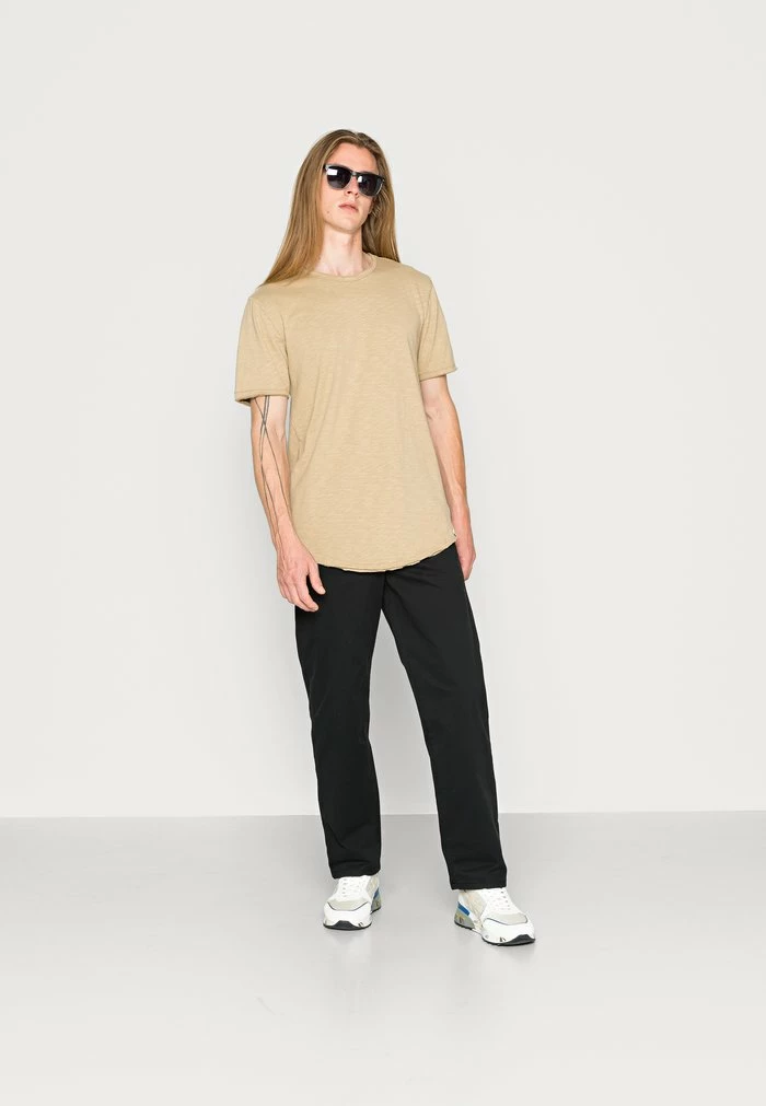Only & Sons ONSBENNE LIFE LONGY TEE NOOS - Basic T-shirt - Chinchilla 4 Only & Sons ONSBENNE LIFE LONGY TEE NOOS - Basic T-shirt - Chinchilla - Image 2