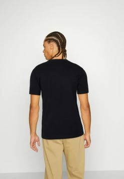 Only & Sons ONSCHRISTMAS TEE - Print T-shirt - Dark Navy 9 Only & Sons ONSCHRISTMAS TEE - Print T-shirt - Dark Navy -Only & Sons shop c93d5208229841118ef58c61da9ec7f1