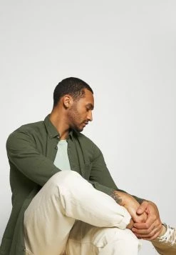 Only & Sons ONSBRYCE LIFE ORGANIC - Shirt - Scarab -Only & Sons shop d1dc318275f64518acd8e196e741387b