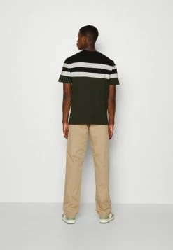 Only & Sons ONSSILAS REGULAR LOGO TEE - Print T-shirt - Black/khaki 10 Only & Sons ONSSILAS REGULAR LOGO TEE - Print T-shirt - Black/khaki -Only & Sons shop d71eabd456ec429aa61c8bae72d9c2dc