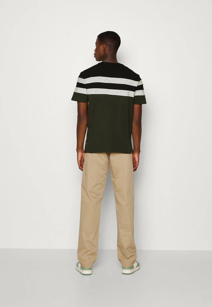 Only & Sons ONSSILAS REGULAR LOGO TEE - Print T-shirt - Black/khaki 5 Only & Sons ONSSILAS REGULAR LOGO TEE - Print T-shirt - Black/khaki - Image 3