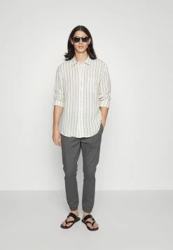 Only & Sons ONSLINUS LIFE WORK - Trousers - Grey Pinstripe 9 Only & Sons ONSLINUS LIFE WORK - Trousers - Grey Pinstripe -Only & Sons shop dbda8554c68440e0a5f3ed3c33e0565b