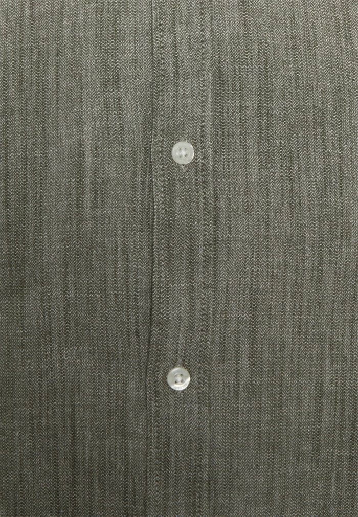 Only & Sons ONSARLO - Shirt - Olive Night 7 Only & Sons ONSARLO - Shirt - Olive Night - Image 5