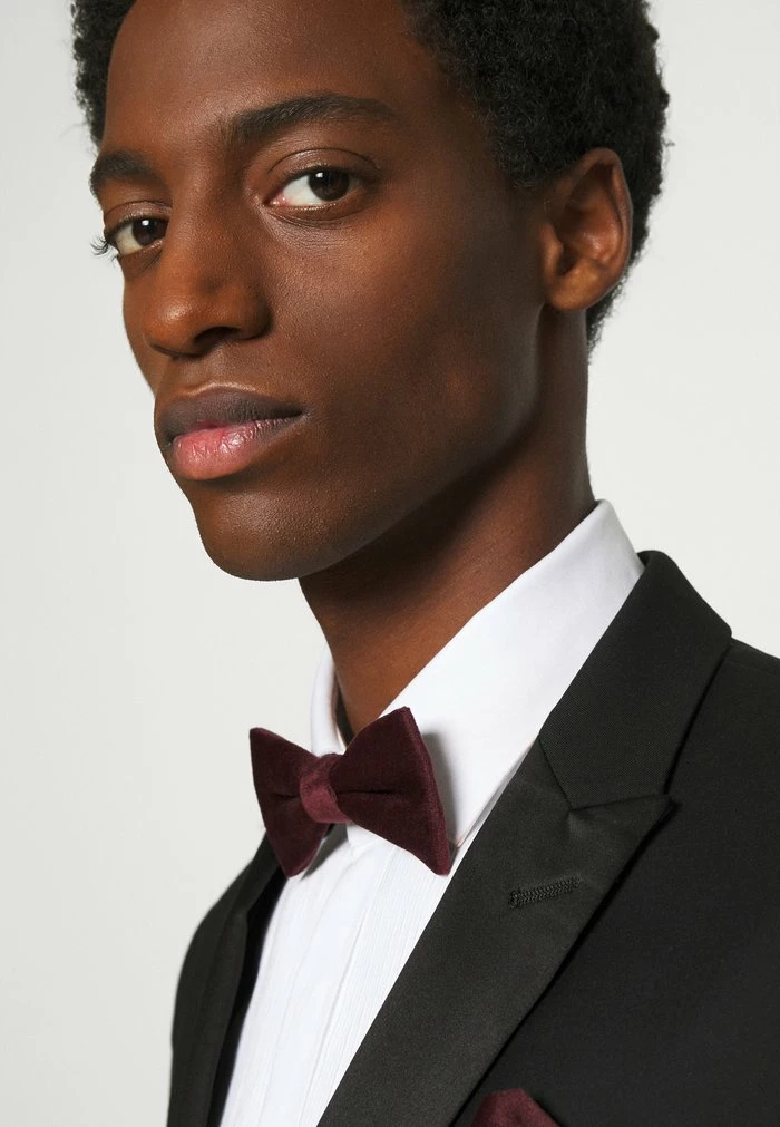 Only & Sons ONSTBOX THEO BOW TIE HANKERCHIEF SET - Pocket Square - Winetasting 3 Only & Sons ONSTBOX THEO BOW TIE HANKERCHIEF SET - Pocket Square - Winetasting