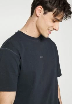 Only & Sons ONSOSRIS LIFE REDACT TEE - Print T-shirt - Dark Navy -Only & Sons shop e49f5ea916a14348833678d041bfda1e