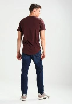 Only & Sons ONSMATT LIFE LONGY - Basic T-shirt - Fudge -Only & Sons shop e5235ee33fa347d5a81f51deef32804f