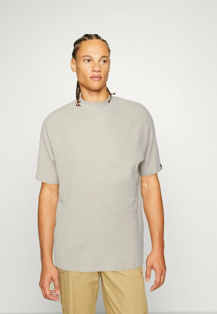 Only & Sons ONSKEITH WAFFLE MOCK TEE - Basic T-shirt - Silver Lining 3 Only & Sons ONSKEITH WAFFLE MOCK TEE - Basic T-shirt - Silver Lining