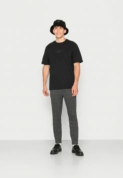 Only & Sons ONSLESCLASSIQUES TEE - Print T-shirt - Black -Only & Sons shop f097ede9d2654e5684460ec537790961